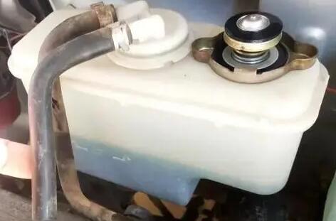 汽车水箱怎么清洗-汽车水箱怎么清洗动机冷却