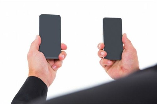 为什么手机变成黑白屏-为什么手机变成黑白屏是屏幕出