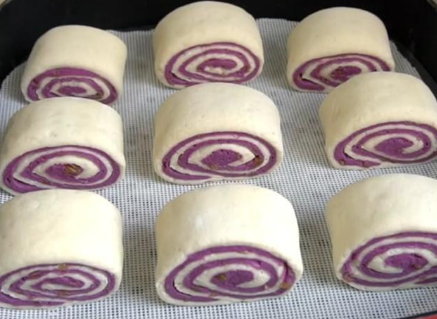 紫薯花卷最简单的做法（紫薯花卷的家常做法）
