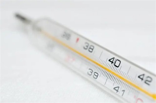 人的正常体温是多少°c(人的正常体温是多少摄氏度)