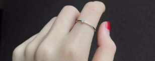 食指戴戒指是什么意思-食指戴戒指是什么意思的含义其