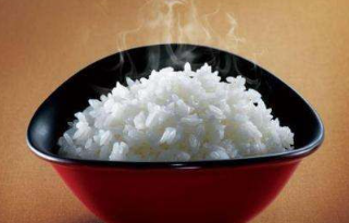 一碗米饭的热量是多少大卡,做一碗米饭大约放多少米？
